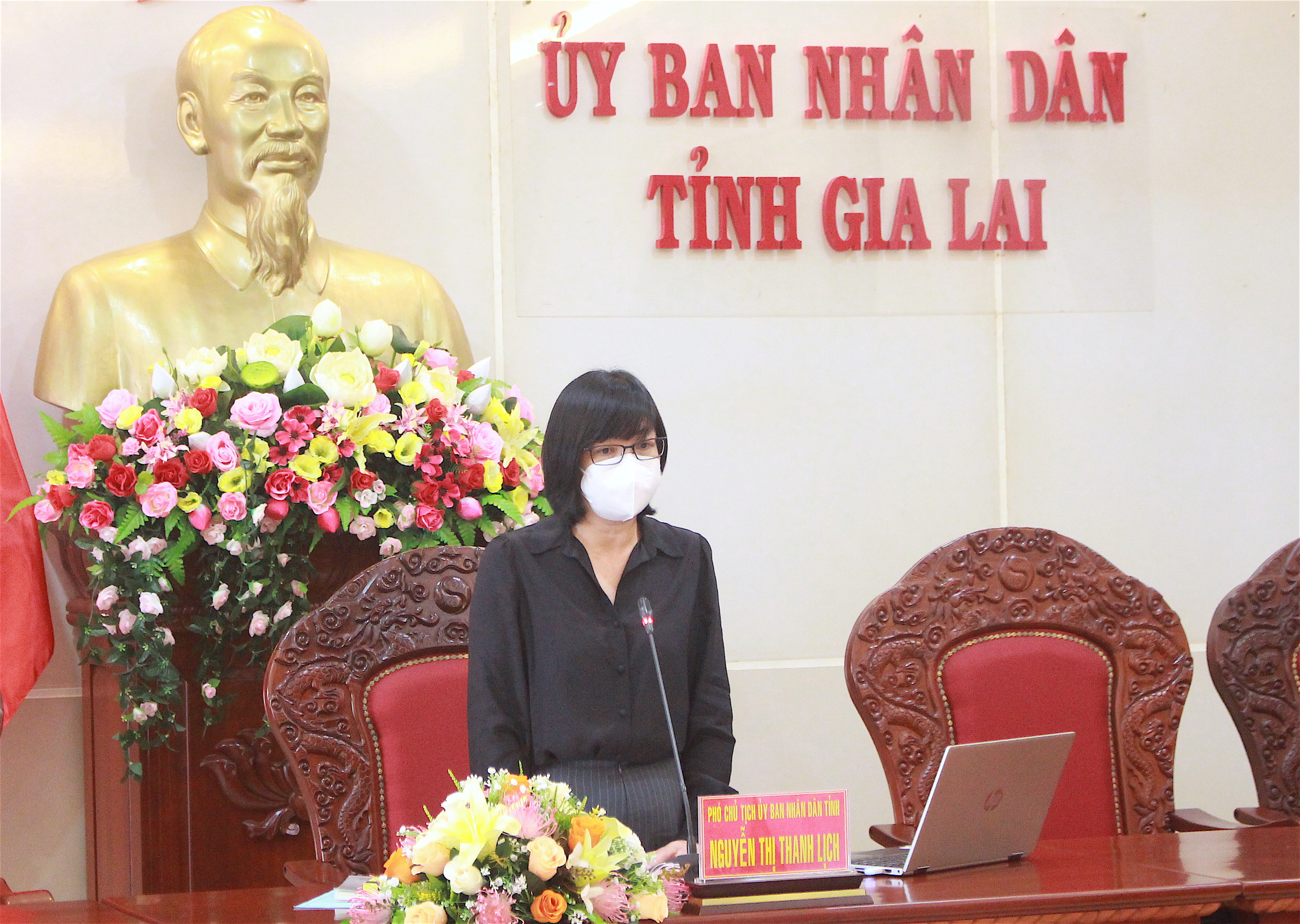 Phó Chủ tịch UBND tỉnh Nguyễn Thị Thanh Lịch kết luận cuộc họp. Ảnh: Mộc Trà