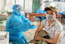Tỉnh Gia Lai tiếp tục đẩy mạnh tiêm vắc xin phòng Covid-19 cho người dân trên địa bàn tỉnh. Ảnh: Như Nguyện