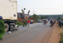 Đak Đoa: Tai nạn liên hoàn giữa xe container và xe máy, 3 người thương vong