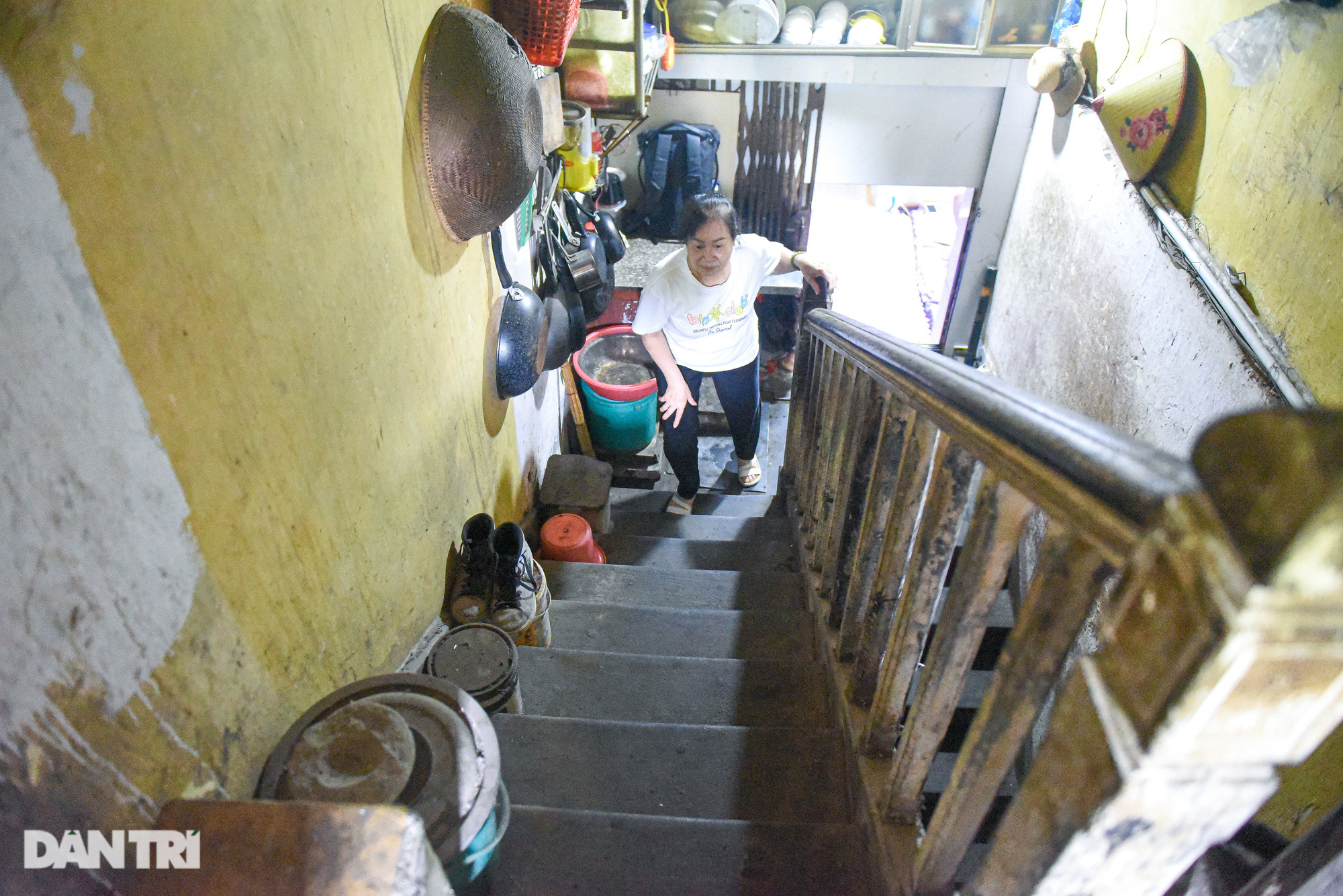 Cảnh "cúi người", quanh năm "lom khom" trong biệt thự triệu đô ở Hà Nội - Ảnh 3.