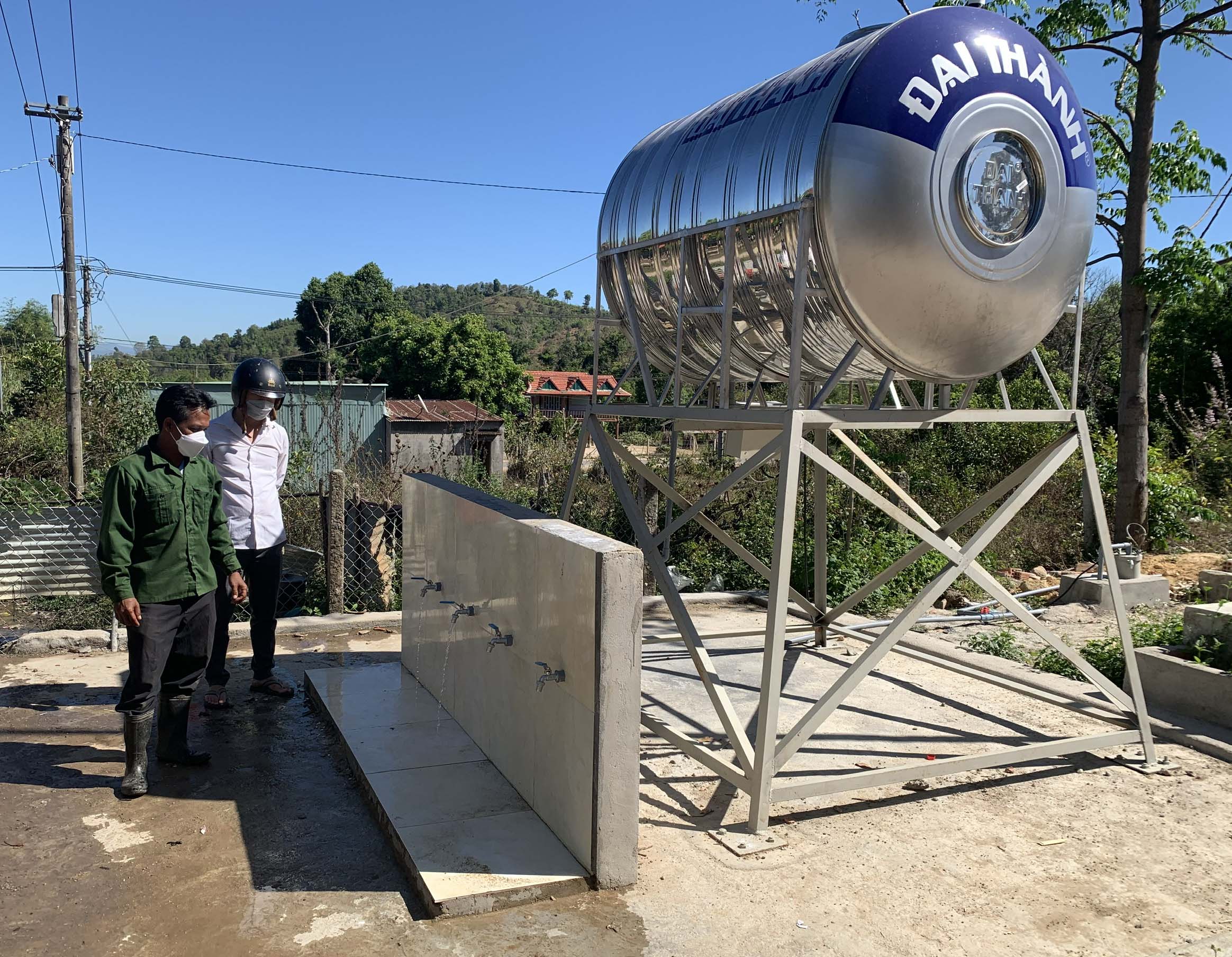 Công trình nước sạch đáp ứng nhu cầu sử dụng của người dân làng Om (xã Đak Tơ Ve, huyện Chư Păh). Ảnh: Nhật Hào