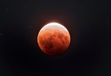 Nguyệt thực toàn phần và siêu trăng máu diễn ra tối 15.5 và rạng sáng 16.5 được nhiều người yêu thiên văn mong chờ. Nguồn ảnh: HAS