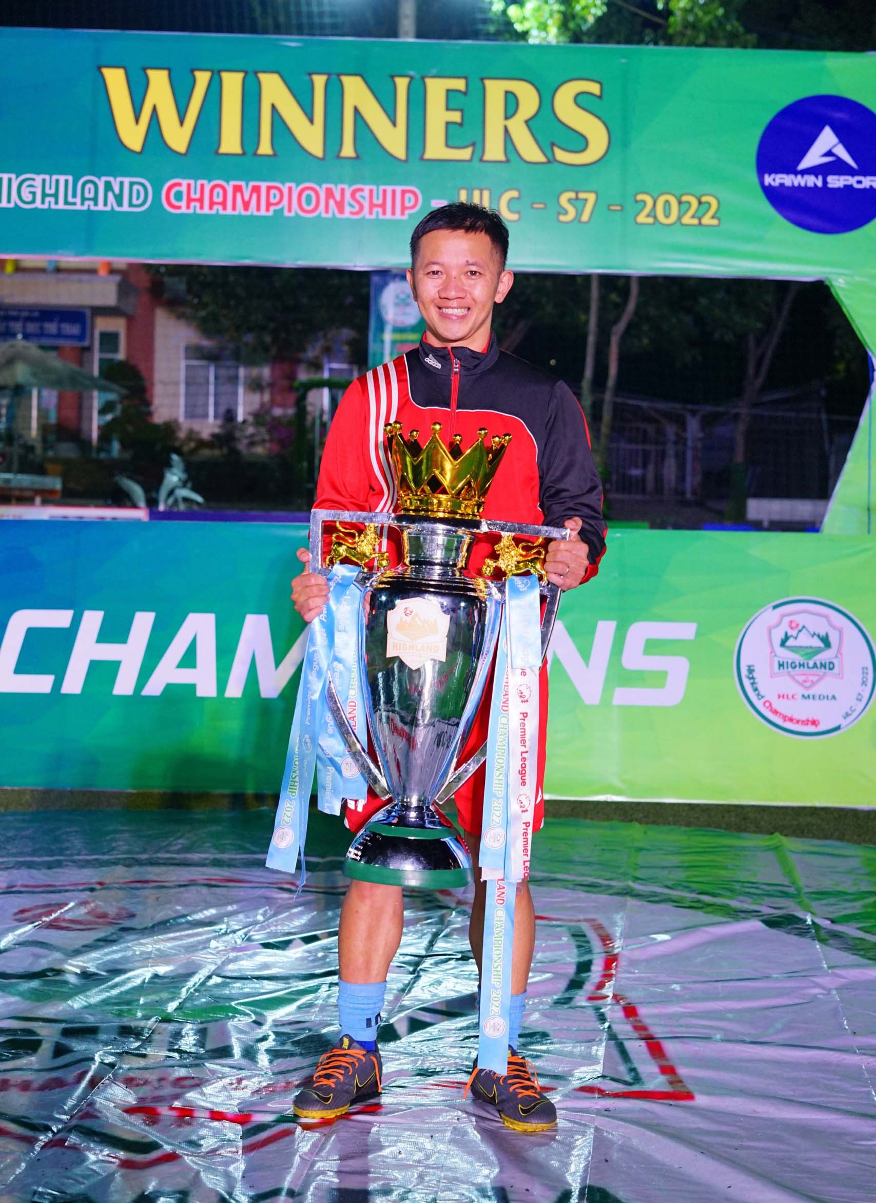 Hồ Văn Thuận đã giành được không ít danh hiệu lớn, nhỏ trong sự nghiệp cầu thủ của mình. Ảnh: Văn Ngọc