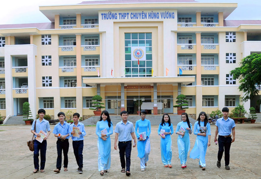 Trường THPT chuyên Hùng Vương