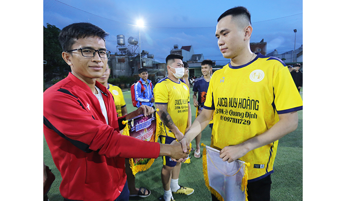Gia Lai: Hơn 100 cầu thủ tham gia giải bóng đá sân 5
