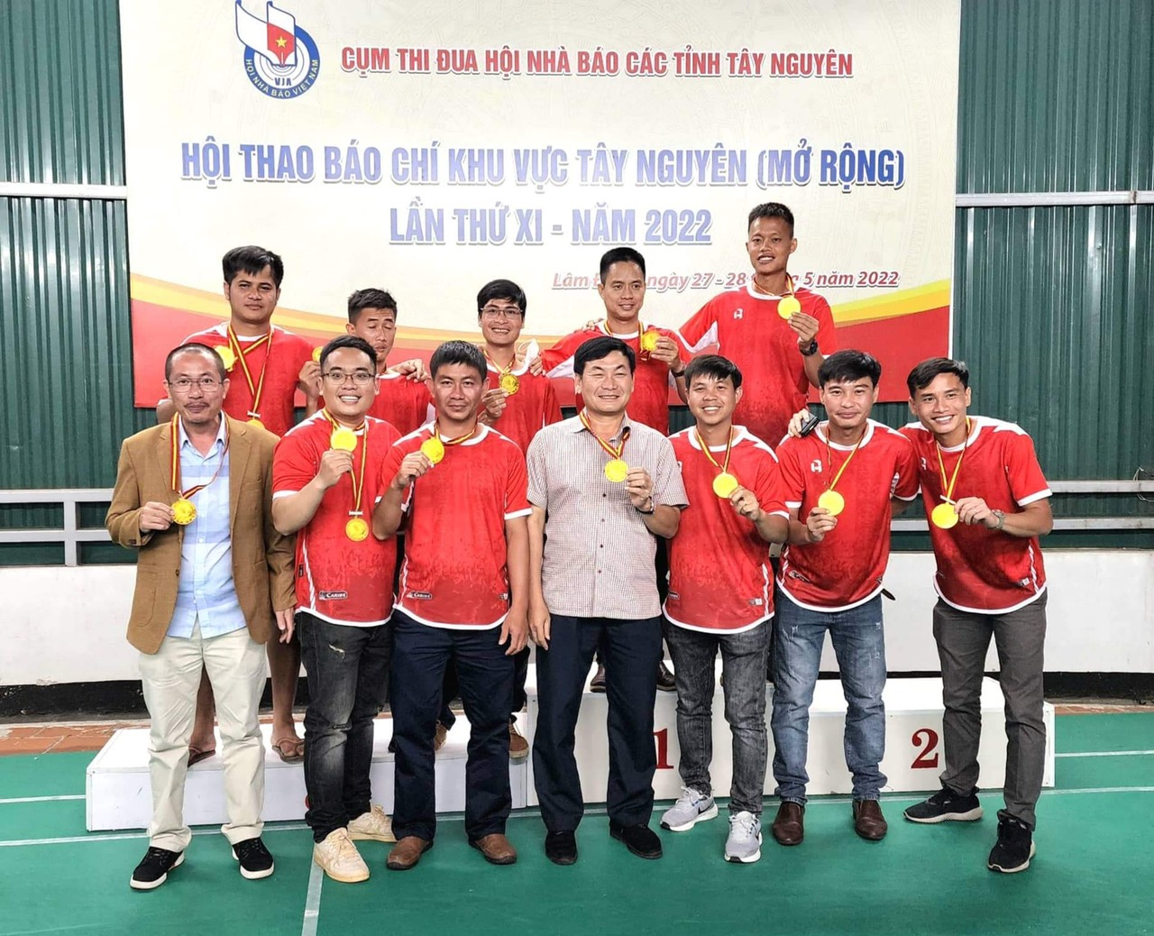 Hội Nhà báo tỉnh Gia Lai giành huy chương vàng tại môn bóng đá mini. Ảnh: Nguyễn Tú