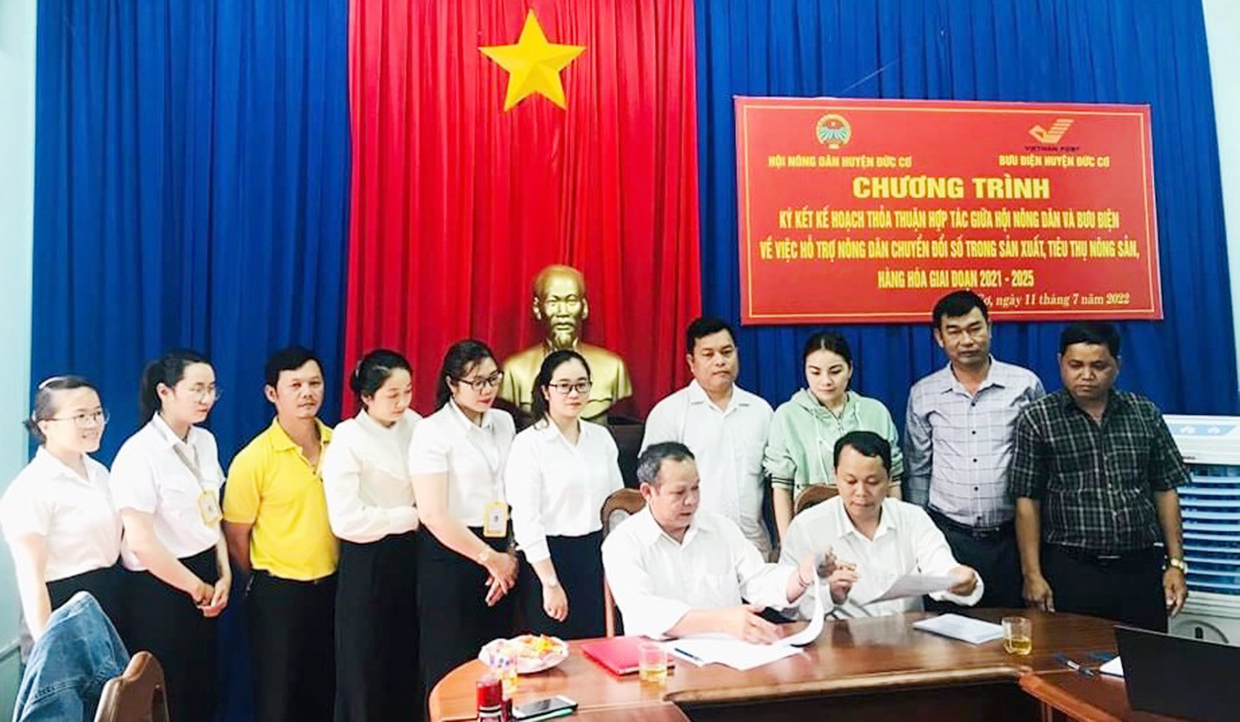  Quang cảnh chương trình ký kết giữa 2 đơn vị. Ảnh: Thanh Tịnh