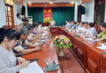 Đoàn giám sát HĐND tỉnh làm việc với UBND huyện Mang Yang và UBND huyện Đak Đoa. Ảnh: Thiên Di