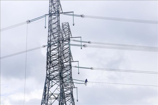Dự kiến cuối tháng 7-2022, đóng điện đường dây 500 kV mạch 3