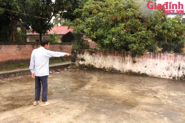 Vụ nam sinh lớp 10 bị đánh tử vong: Tang thương bao trùm làng quê - Ảnh 4. Vụ nam sinh lớp 10 bị đánh tử vong: Tang thương bao trùm làng quê - Ảnh 4.