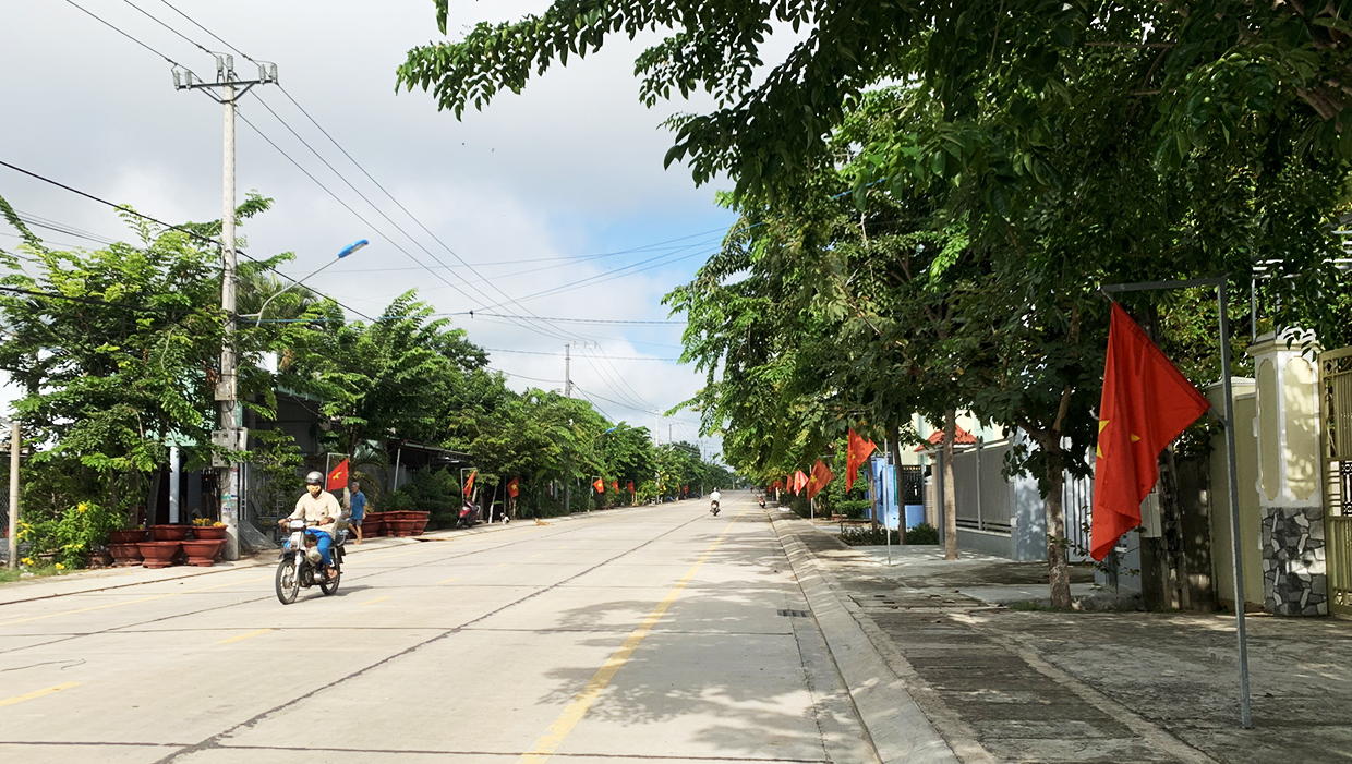 Một góc đường Nay Der (thị xã Ayun Pa) trong ngày Quốc khánh Ảnh Vũ Chi