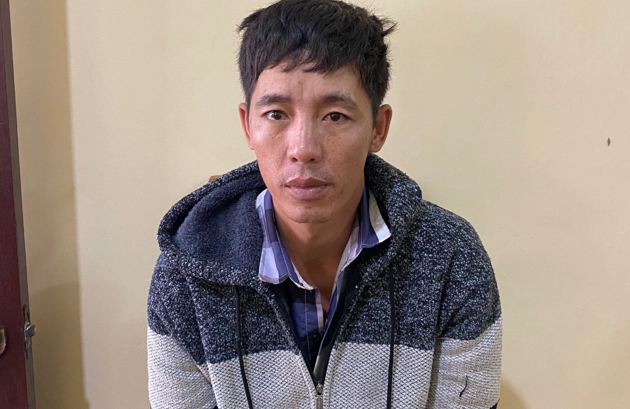 Đối tượng Nguyễn Minh Hiếu bị bắt giữ sau 2 năm trốn lệnh truy nã. Ảnh: Công an huyện Đak Đoa