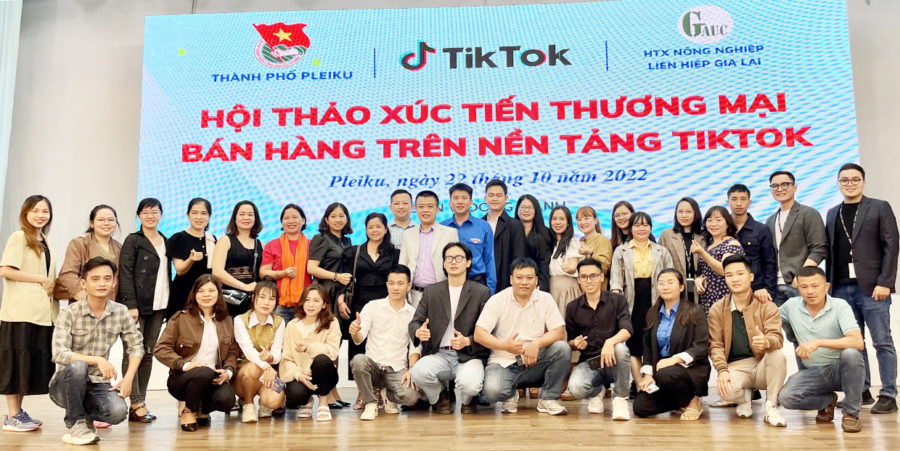 Hội thảo xúc tiến thương mại bán hàng trên nền tảng TikTok thu hút đông đảo chủ thể OCOP trong tỉnh tham gia. Ảnh: Vũ Thảo