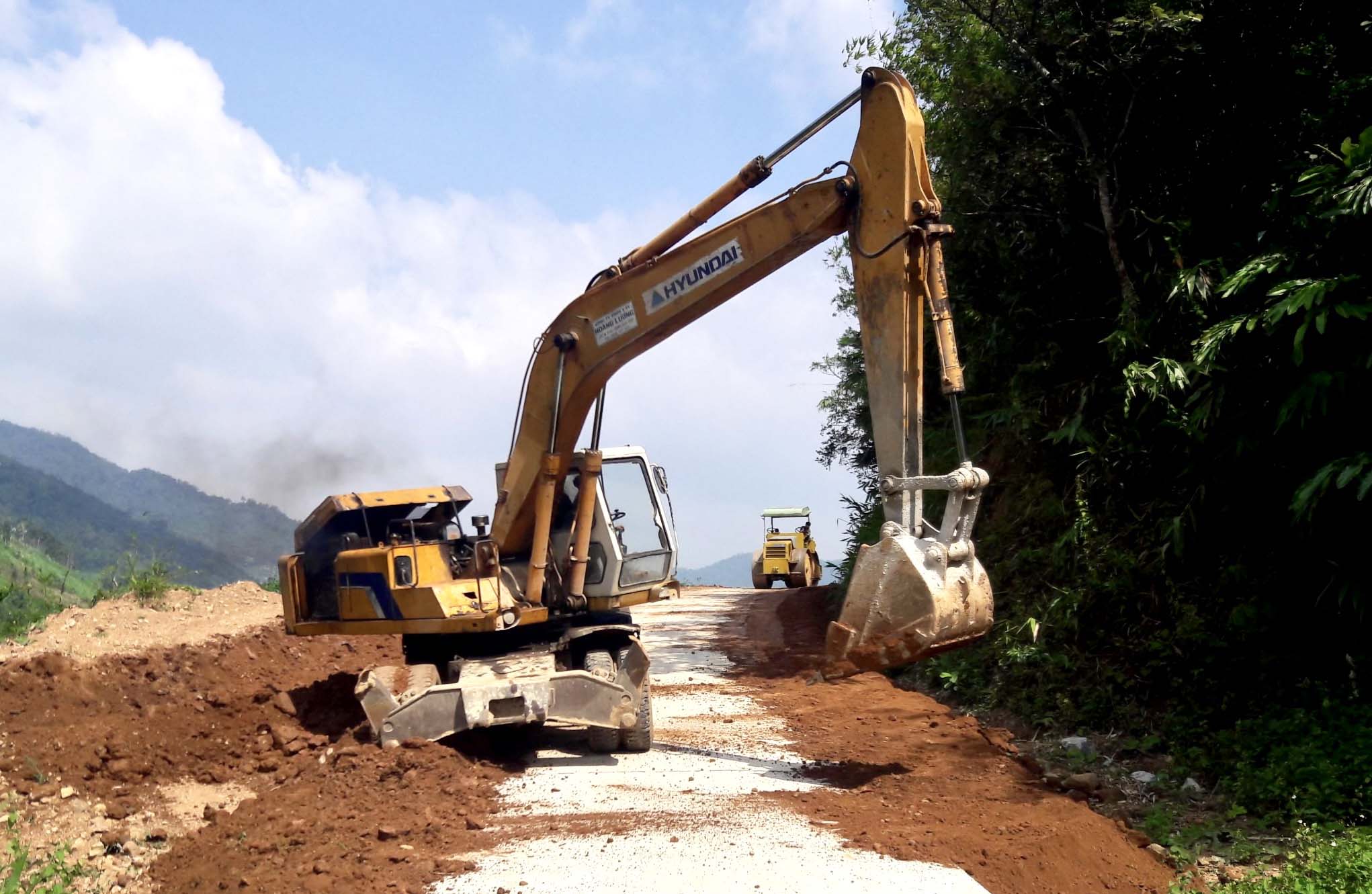 Tuyến đường vào xã Kon Pne (huyện Kbang) được bê tông hóa giúp người dân thuận lợi trong việc đi lại, vận chuyển hàng hóa. Ảnh: Minh Nguyễn