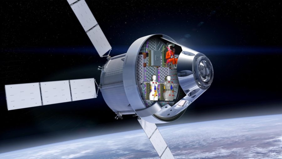 Bên trong tàu Orion chở theo 3 hình nộm. Ảnh: NASA