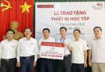 Agribank Chi nhánh Đông Gia Lai trao tặng 150 triệu đồng cho Trường THCS Nguyễn Đình Chiểu