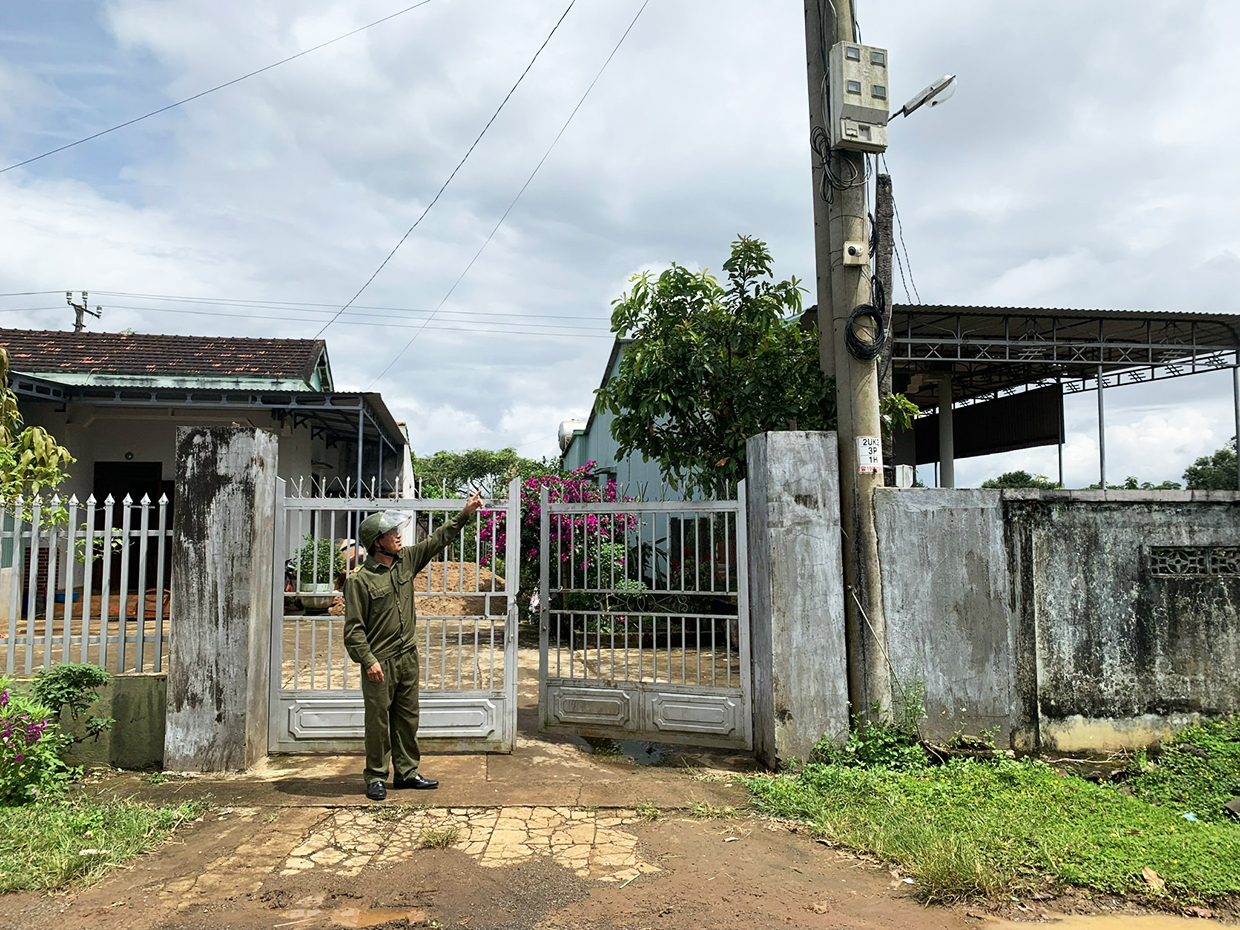  Camera an ninh được lắp đặt tại các trục đường chính của làng Út 2, xã Ia Bă, huyện Ia Grai. Ảnh: RÔ HOK