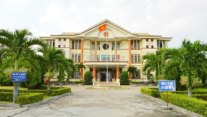 Trụ sở UBND huyện Đắk Pơ. Ảnh: CTTDT 1