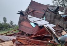 
 Lốc xoáy làm 39 nhà dân ở xã Ia Yeng bị sập, tốc mái
