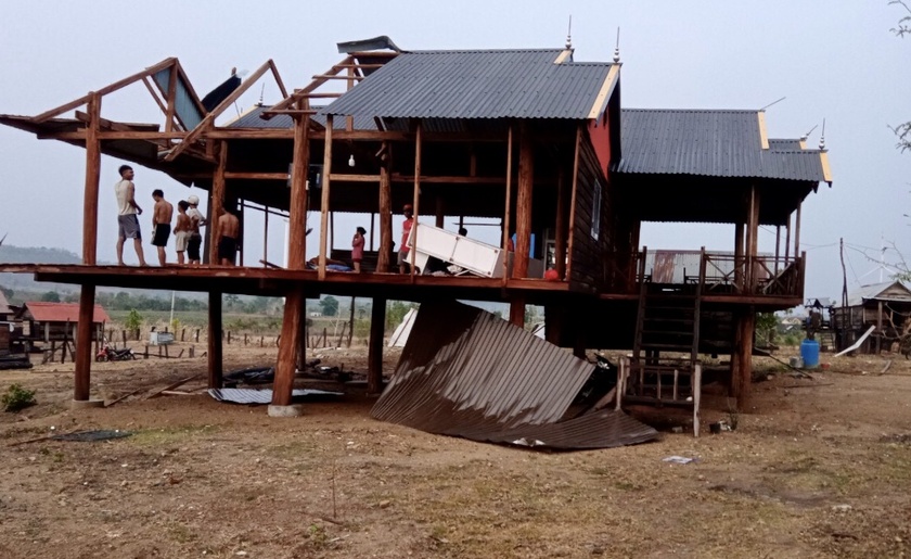 Mưa dông, gió lốc làm tốc mái 14 căn nhà tại xã Chơ Long ảnh 1