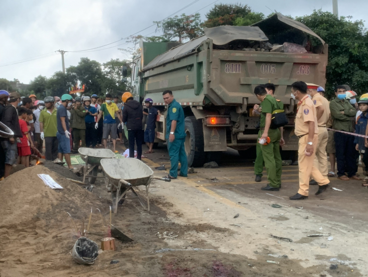 Vụ xe tải tông 3 người chết tại chỗ: Làm rõ trách nhiệm của đơn vị thi công - 2