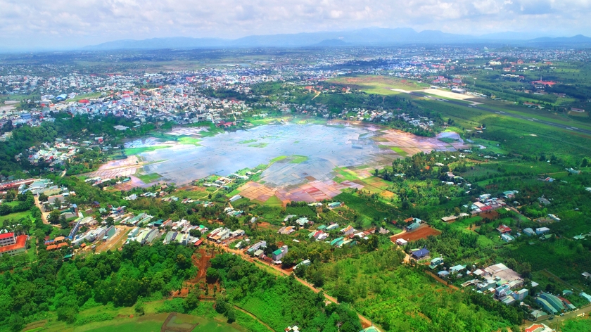 Vẻ đẹp yên bình trên cánh đồng Thiên Thanh ảnh 4