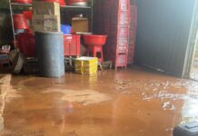 Đức Cơ: Người dân dọc quốc lộ 19 khổ vì mưa lớn, nước tràn vào nhà  ảnh 1