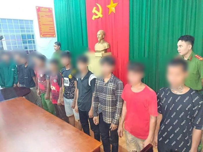 Các bị can tại cơ quan điều tra (Ảnh Công an huyện Đức Cơ)