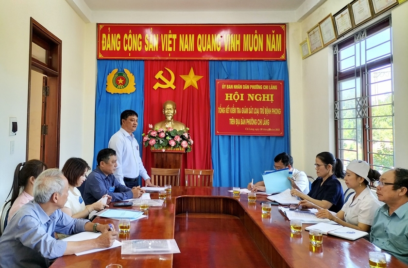Trước đó, sáng 26-10, Hội đồng kiểm tra, công nhận loại trừ bệnh phong quy mô cấp huyện của tỉnh Gia Lai chia làm 2 đoàn tiến hành kiểm tra công tác phòng-chống phong tại phường Chi Lăng và xã Chư Á. Ảnh: Như Nguyện ảnh 1