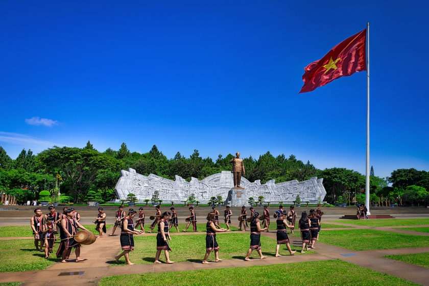 Quảng trường Đại Đoàn Kết-&quot;Trái tim&quot; của Phố núi.