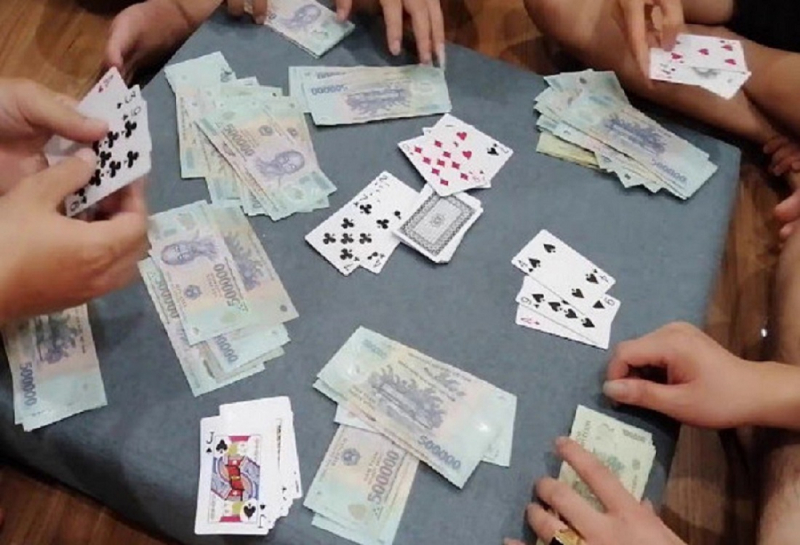 Gia Lai: Cán bộ kiểm lâm tham gia đánh bạc bị khởi tố 1