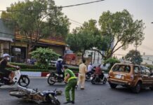
 Pleiku: Xe máy tông vào đuôi xe ô tô khiến 1 người bị thương
