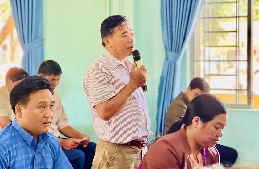 Cử tri Nguyễn Tấn Đức (thôn Hàm Rồng, xã Ia Băng, huyện Đak Đoa) quan tâm đến công tác trồng rừng, bảo vệ rừng ứng phó với biến đổi khí hậu. Ảnh: Trần Dung