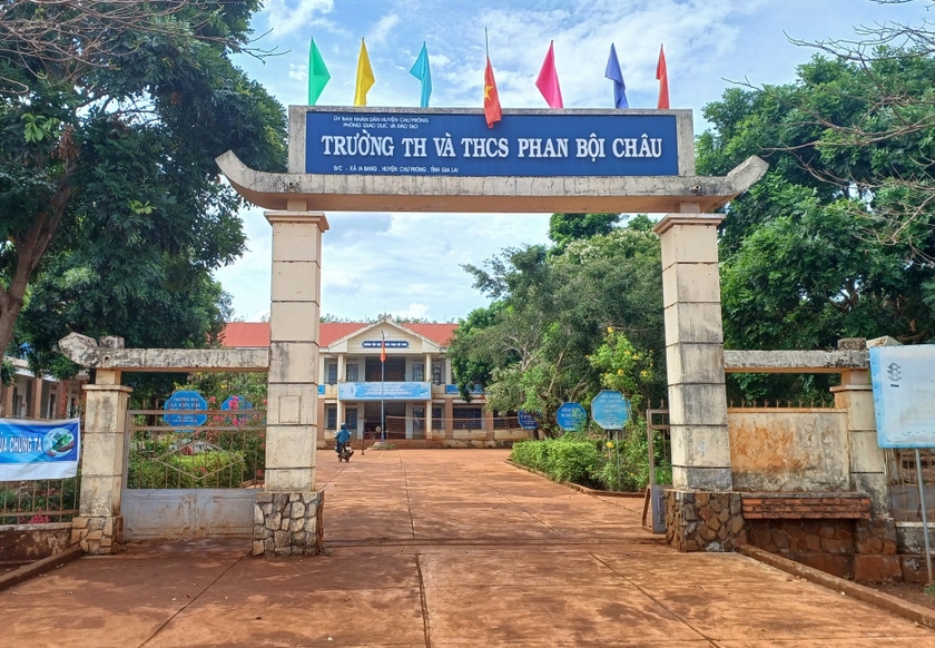 Giáo viên phản ánh Trường TH và THCS Phan Bội Châu chậm chi trả tiền thừa giờ. Ảnh: N.T