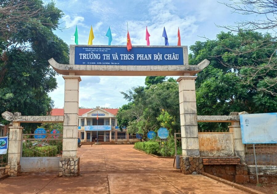 Nhiều giáo viên Trường Tiểu học và THCS Phan Bội Châu bức xúc vì bị yêu cầu "tự nguyện" làm đơn xin nghỉ việc 1