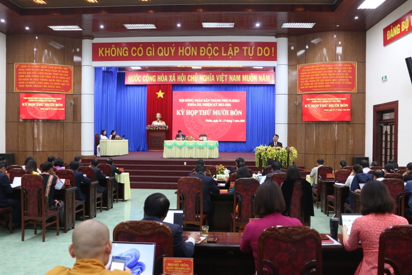 Quang cảnh kỳ họp thứ 14 HĐND TP. Pleiku. Ảnh: Quang Tấn