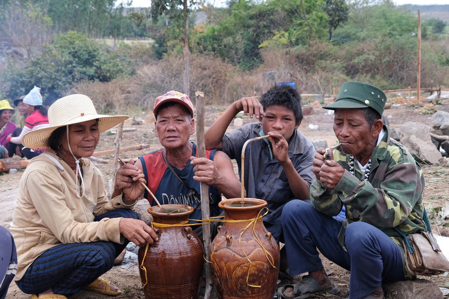 Người Bahnar dành 3 ngày cho lễ bỏ mả 8.jpg