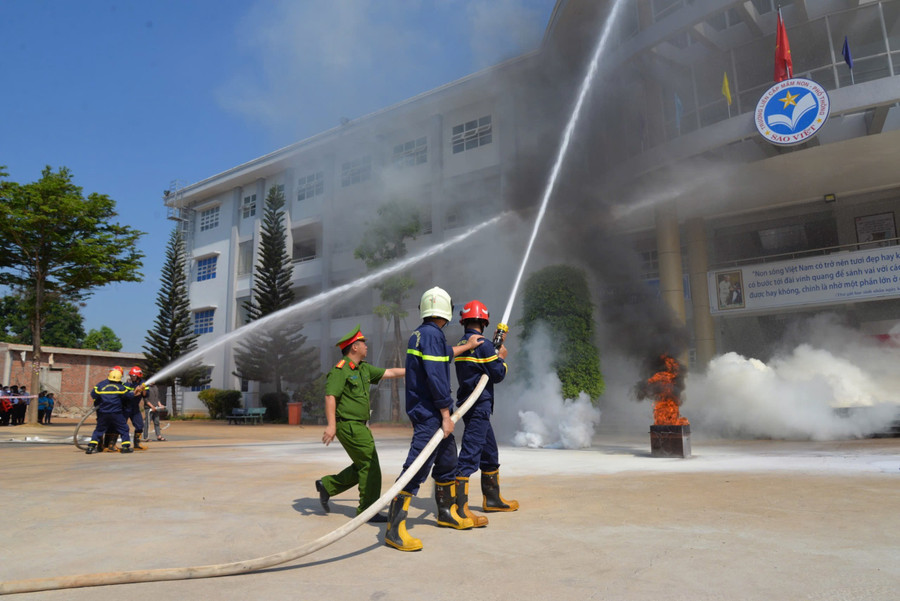 Tình huống giả định của chương trình là xảy ra cháy, nổ tại nhà trường. Ảnh: Văn Ngọc tinh-huong-gia-dinh-cua-chuong-trinh-la-xay-ra-chay-no-tai-nha-truong-anh-van-ngoc.jpg