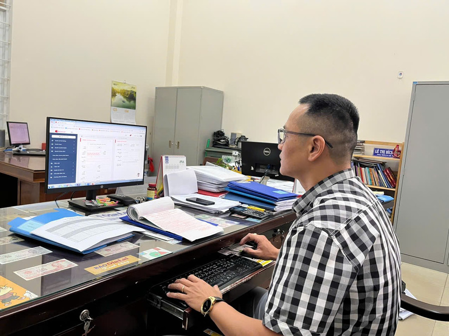 Chính phủ quy định thời điểm lập hóa đơn đối với bán hàng hóa là thời điểm chuyển giao quyền sở hữu hoặc quyền sử dụng hàng hóa cho người mua. Ảnh: P.V hoa-don.jpg