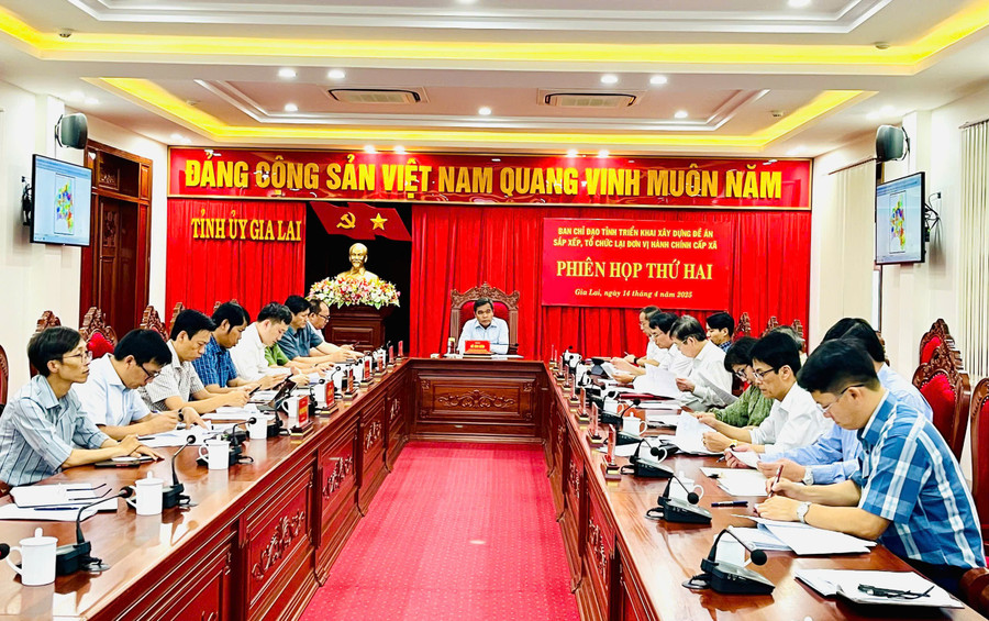 Quang cảnh phiên họp thứ hai. Ảnh: A.H z6504020878483-2684c21ef64f252c5dc8c622deff8576.jpg