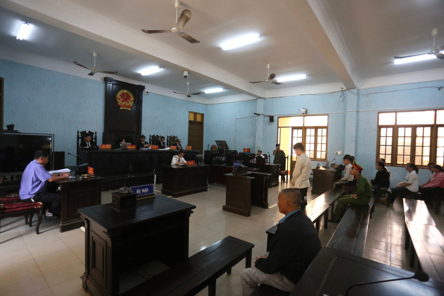 Bị cáo Nam đã bị đưa ra xét xử về tội "Giết người". Ảnh: Văn Ngọc bi-cao-nam-da-bi-dua-ra-xet-xu-ve-toi-giet-nguoi-anh-van-ngoc.jpg