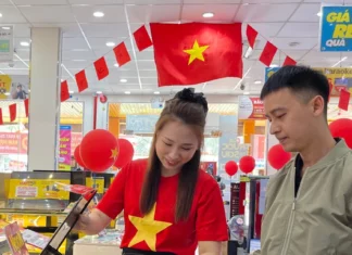 Sôi động thị trường bán lẻ trong dịp lễ 
