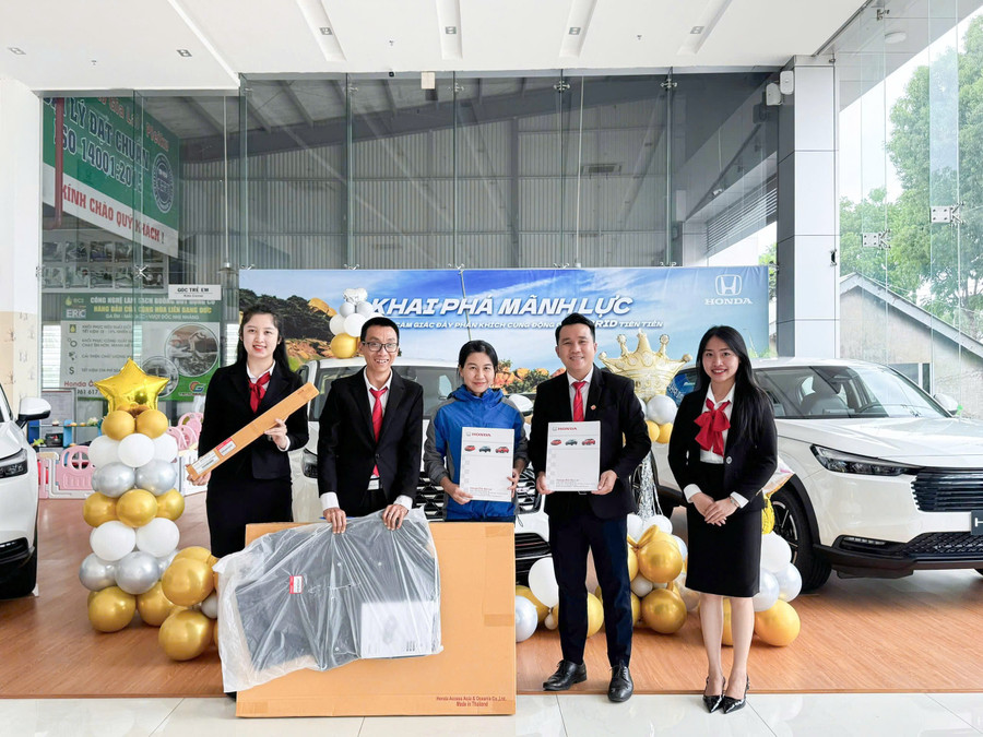 Các đại lý ô tô lớn tặng nhiều ưu đãi đối với khách hàng mua xe ô tô mới. Ảnh: ĐVCC cac-dai-ly-o-to-lon-tang-khuyen-mai-uu-dai-doi-voi-khach-hang-mua-xe-trong-thoi-gian-nay.jpg