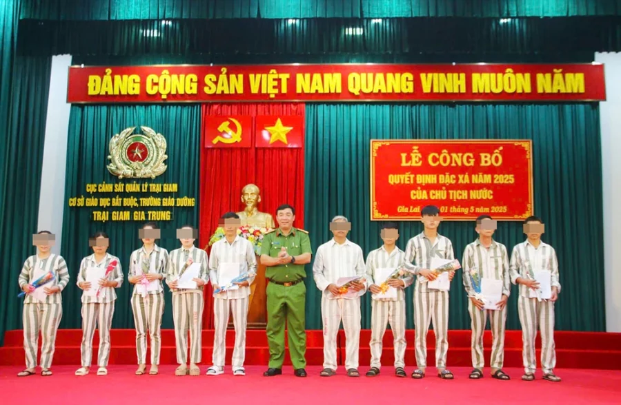 Trại giam Gia Trung có 121 phạm nhân được đặc xá dịp Lễ 30-4. Ảnh: CA. 1