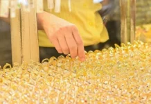  Giá vàng hôm nay 1/5: Thế giới tiếp tục giảm, trong nước đứng yên
