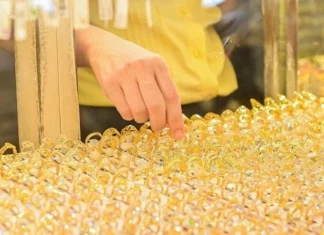  Giá vàng hôm nay 1/5: Thế giới tiếp tục giảm, trong nước đứng yên
