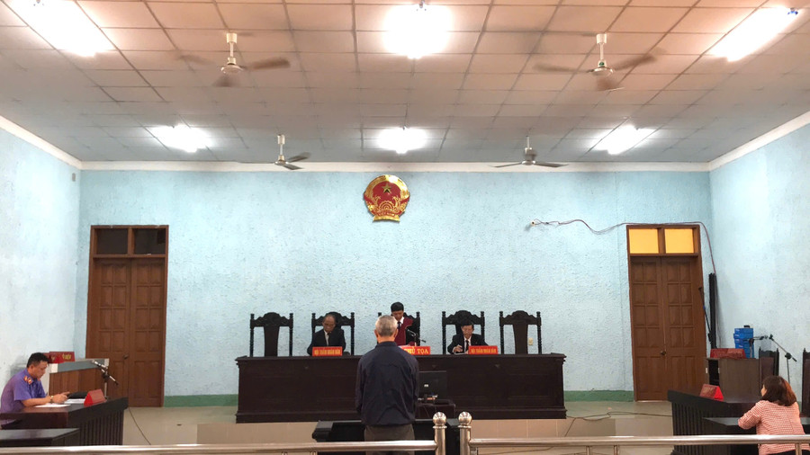 hoi-dong-xet-xu-da-tuyen-phat-thi-muc-an-12-thang-tu-anh-van-ngoc.jpg