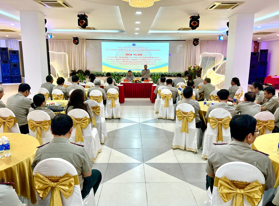 Quang cảnh buổi làm việc. Ảnh: Hà Duy quang-canh-buoi-lam-viec-anh-ha-duy.jpg