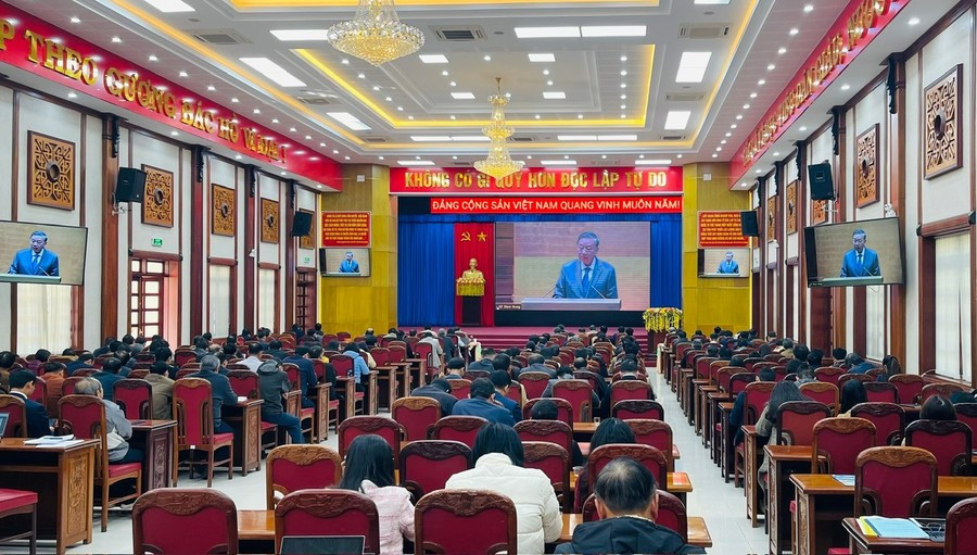 Ngày 13-1, cán bộ toàn tỉnh Gia Lai nghe quán triệt Nghị quyết số 57-NQ/TW bằng hình thức trực tuyến. Ảnh: A.H z6223731991565-889f0675a5245c7206a6a724d93ed717.jpg
