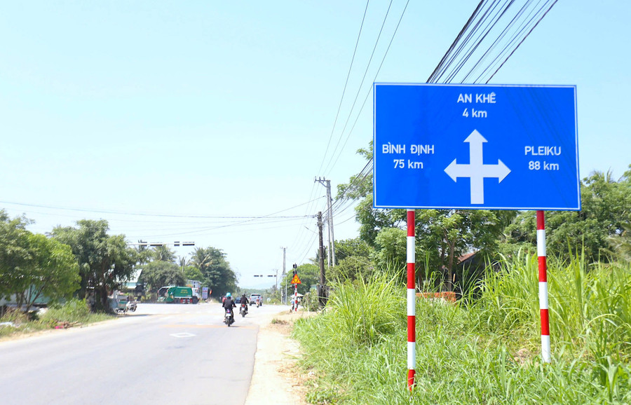 Quốc lộ 19 đoạn tuyến tránh thị xã An Khê. Ảnh: Văn Ngọc z6600439701961-1e0a3febb2e2ba38e5fd263ce55ddbb9.jpg